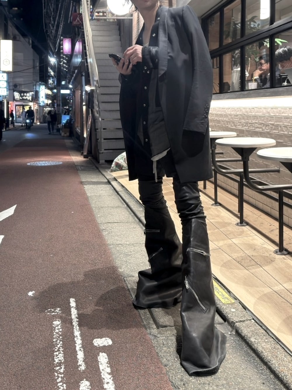 「Rick Owensのアイテム（テーラードジャケット、ブラック系）」を使った、trestelle2012さん（メンズ・173cm）の秋コーディネートの1枚目の写真