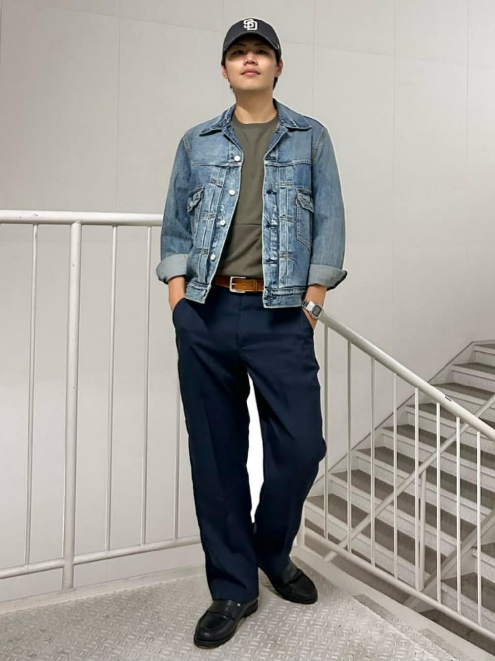 「Levi'sの【Levi's】「TYPE 2」トラッカージャケット（デニムジャケット、ブルー系）」を使った、Rightonさん（メンズ・175cm）の夏コーディネートの1枚目の写真