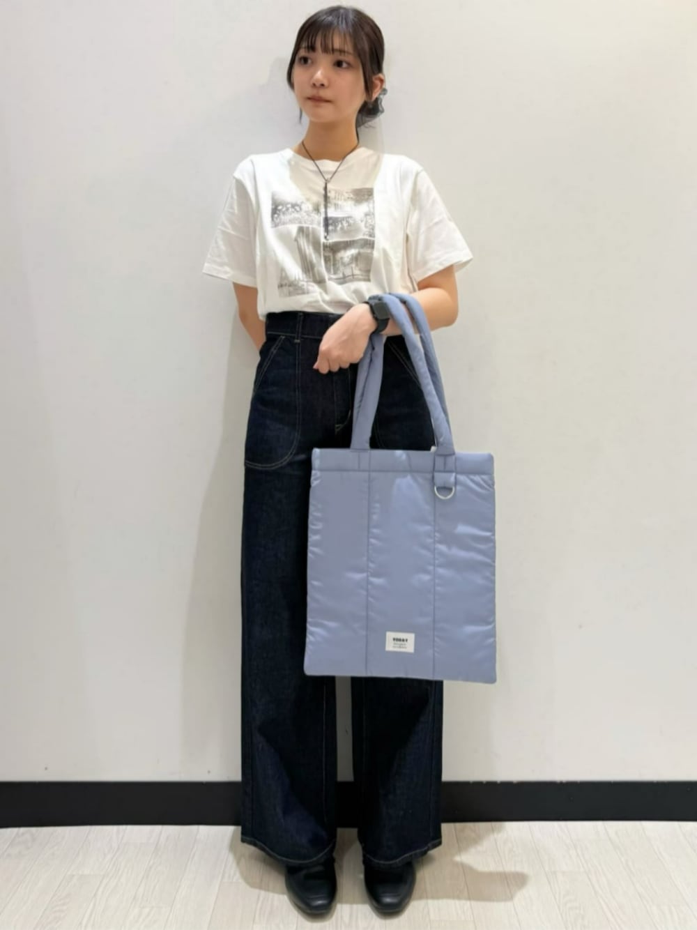 「夏コーデ、ワイドパンツ、ワイドデニム、ゆったり、涼しい、カジュアル、カジュアルコーデ、骨格ウェーブ、SOMETHING」｜「Right-onの【HONEYSUCKLE ROSE】フォトグラフィックＴ（Tシャツ/カットソー、その他）」を使った、Rightonさん（骨格ウェーブ・レディース・164cm）の夏コーディネートの1枚目の写真