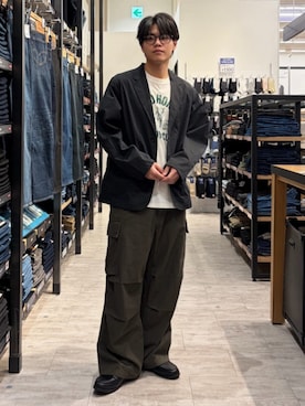 「Levi's（リーバイス）のアイテム（トップス）」を使った、Rightonさん（メンズ・175cm）の春コーディネート