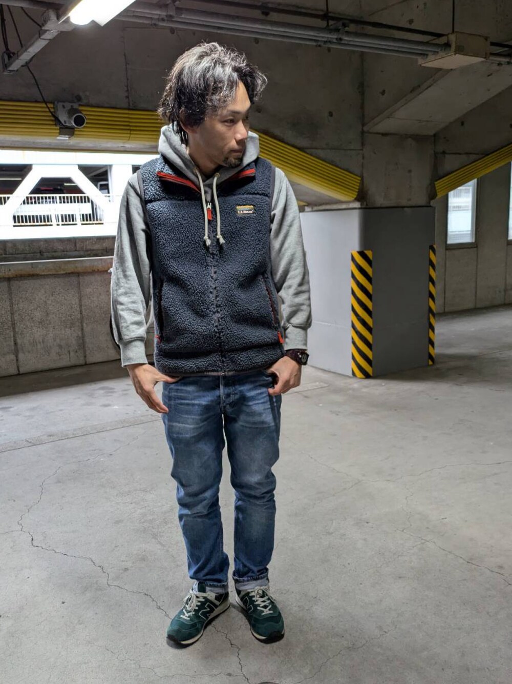 「NEW BALANCEのアイテム（スニーカー、グリーン系）」を使った、Mitsugood-wearさん（メンズ・170cm）の春コーディネートの1枚目の写真