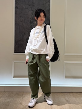 「カーゴパンツコーデ」｜「アイテム（スウェット）」を使った、TOTO_fredyさん（レディース・164cm）の冬コーディネート
