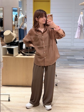 「fredy emue（フレディエミュ）のシアーシャツ（シャツ/ブラウス、ブラウン系）」を使った、TOTO_fredyさん（レディース・164cm）の夏コーディネート