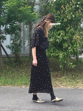 「アイテム（スリッポン、ゴールド系）」を使った、tona♡さん（レディース・161cm）の夏コーディネート