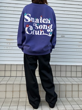 「バックロゴ」｜「アイテム（スウェット）」を使った、まいさん（レディース・155cm）の冬コーディネート