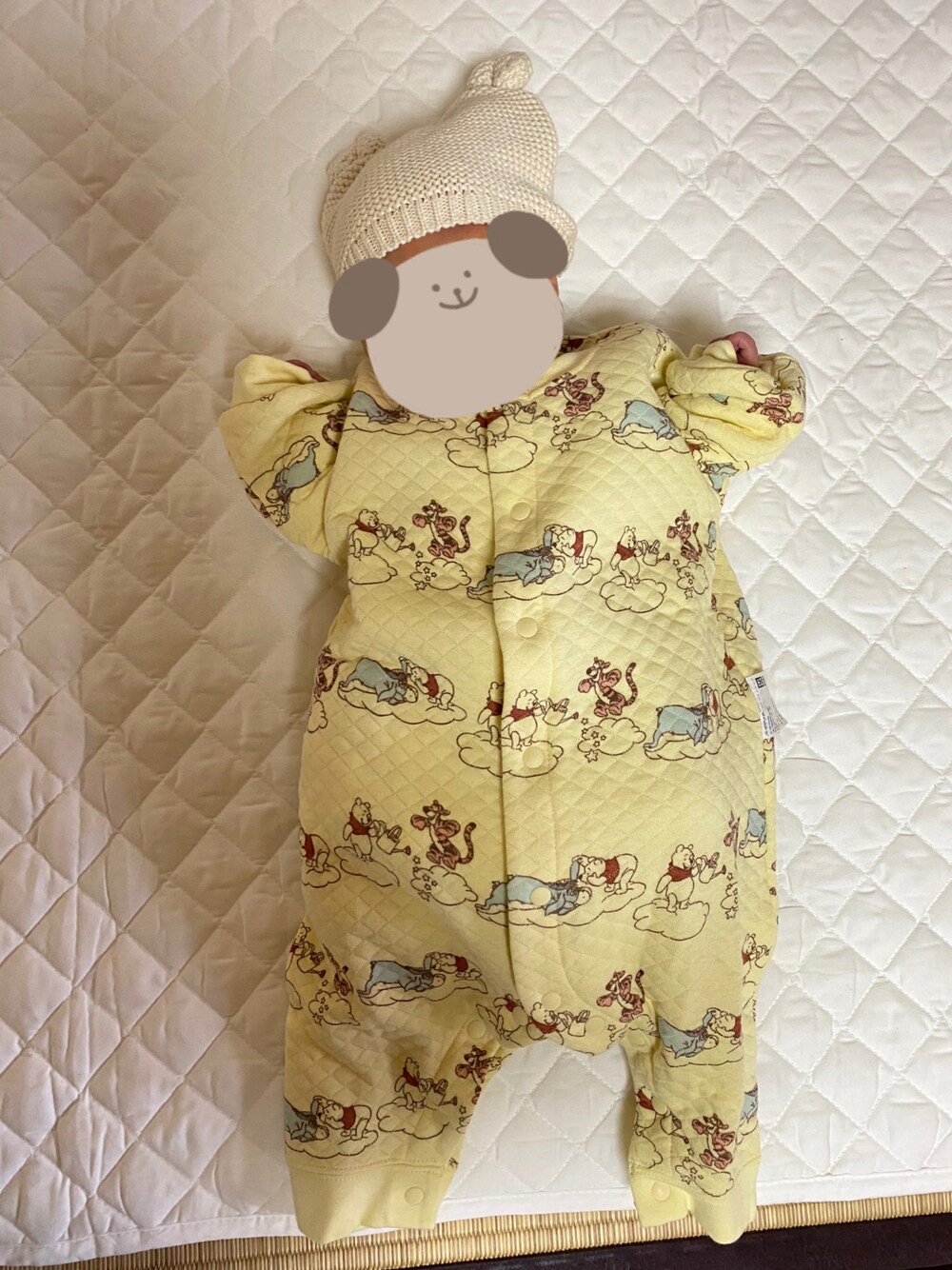 「あかちゃんコーデ、赤ちゃん、新生児、息子、ロンパース、UNIQLO、くまさん、くま耳、家族」｜「UNIQLOのアイテム（その他トップス、イエロー系）」を使った、もえりん✩⃛さん（レディース・154cm）の冬コーディネートの1枚目の写真