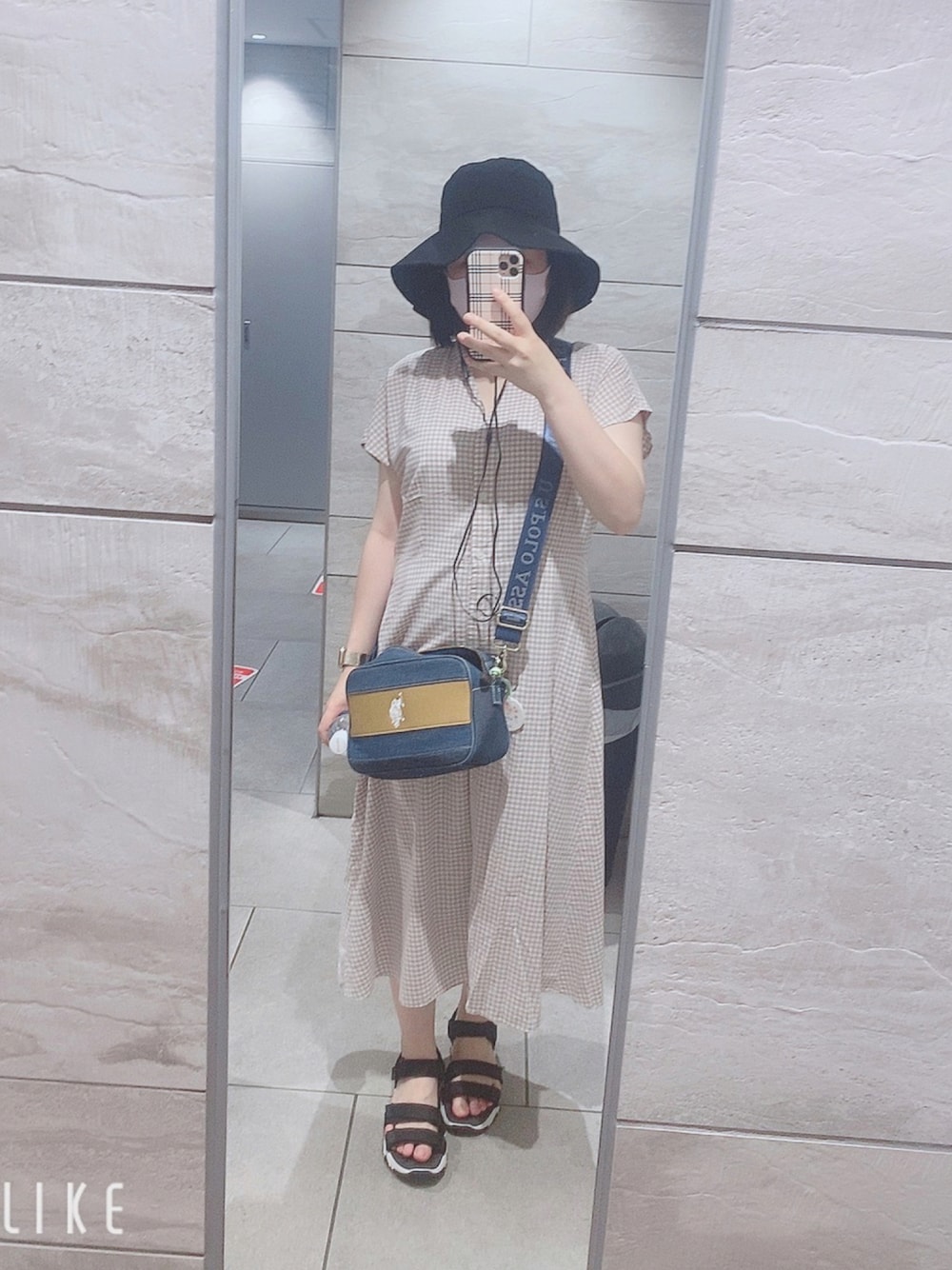 「ワンピース、UNIQLO、ユニクロ、マタニティ、夏コーデ、マタニティコーデ、妊婦、妊婦コーデ」｜「UNIQLOのアイテム（ワンピース、ベージュ系）」を使った、もえりん✩⃛さん（レディース・154cm）の秋コーディネートの1枚目の写真