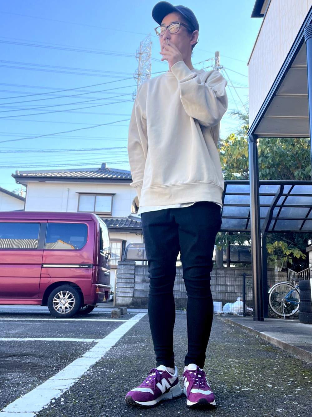 「New Balance、CAMBIO、おしゃれさんと繋がりたい、kith、休日スタイル、UNIQL」｜「CAMBIOのサルエルパンツ（その他パンツ、ブラック系）」を使った、ゆうすけさん（メンズ・176cm）の秋コーディネートの1枚目の写真