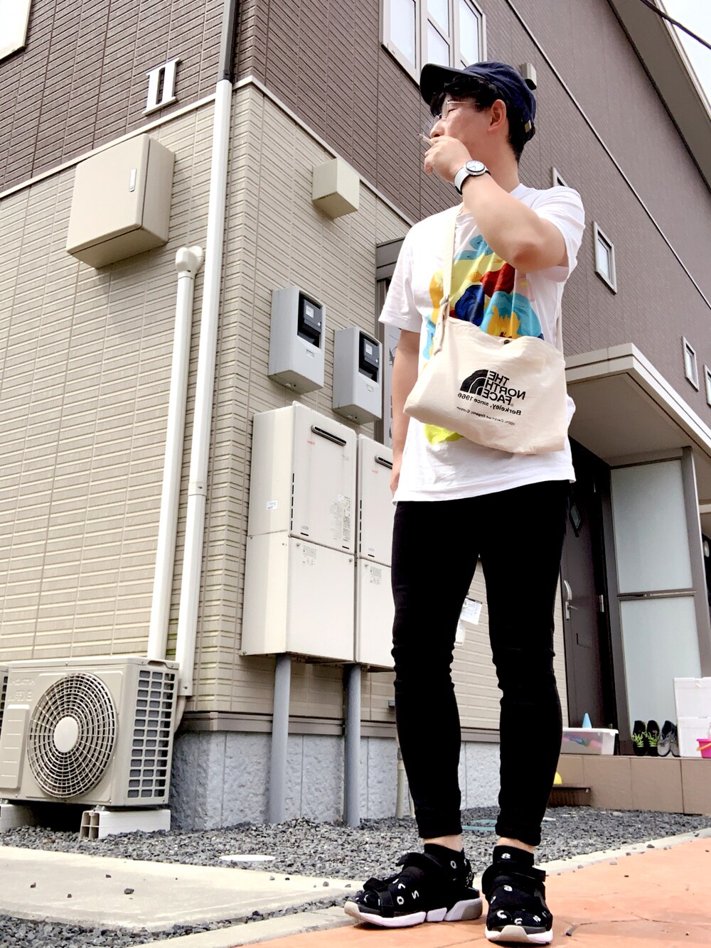 「夏コーデ、おしゃれさんと繋がりたい、カジュアルコーデ、UNIQLO、Danton、COMME des GARCONS HOMME PLUS、THE NORTH FACE、ORPHIC、SOU・SOU、大人カジュアル」｜「COMME des GARCONS HOMME PLUSのアイテム（Tシャツ/カットソー、ホワイト系）」を使った、ゆうすけさん（メンズ・176cm）の夏コーディネートの1枚目の写真