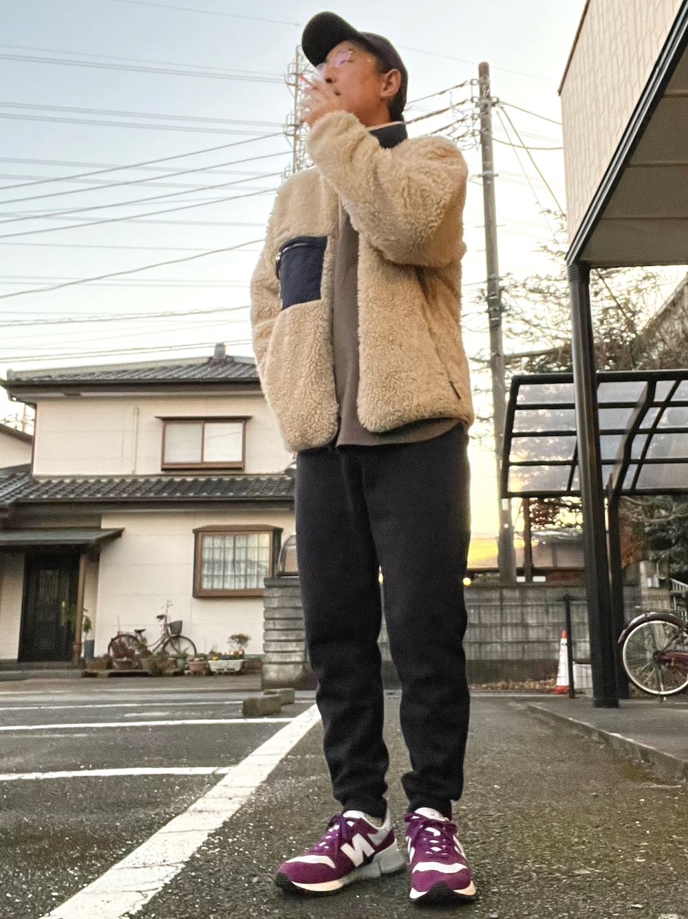 「休日スタイル、おしゃれさんと繋がりたい、GRAMICCI、ボアジャケット、UNIQLO+J、カジュアル、スニーカー、Danton、New Balance、TROVE」｜「FREAK'S STOREの▽Gramicci×FREAK'S STORE/グラミチ 別注ボアフリースブルゾン（ブルゾン、ベージュ系）」を使った、ゆうすけさん（メンズ・176cm）の冬コーディネートの1枚目の写真