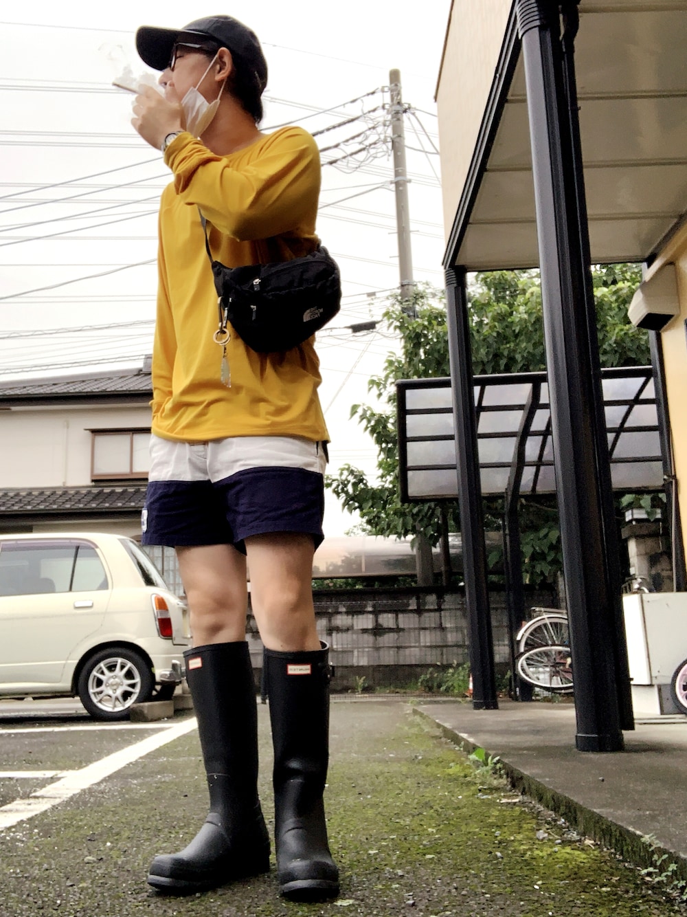 「今日のコーデ、お洒落さんとつながりたい、カジュアル、雨の日コーデ、HUNTER、THE NORTH FACE、NARUTO TRUNKS、UNIQLO、キャップ」｜「HUNTERのHUNTER ハンター WOMENS ORIGINAL SHORT オリジナル ショート HWFS1000RMABLK BLK（レインシューズ、ブラック系）」を使った、ゆうすけさん（メンズ・176cm）の秋コーディネートの1枚目の写真