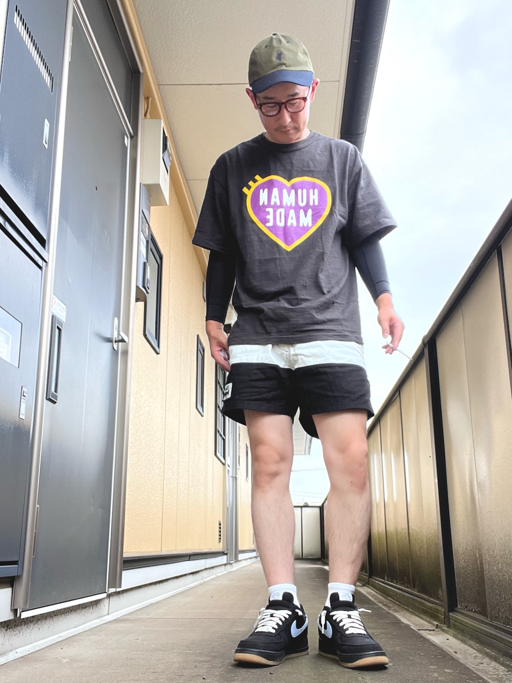 「ブラックコーデ、夏コーデ、おしゃれさんと繋がりたい、HUMAN MADE、キャップ、AIR FORCE 1、NIKE、NARUTO TRUNKS、POLO」｜「HUMAN MADEのアイテム（Tシャツ/カットソー、ブラック系）」を使った、ゆうすけさん（メンズ・176cm）の夏コーディネートの1枚目の写真