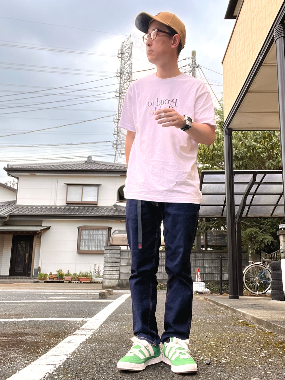 「休日コーデ、スニーカー、カジュアル、おしゃれさんと繋がりたい、kith、アディマティック、adidas、GRAMICCI、デニム、THE NORTH FACE、キャップ」｜「GramicciのMt Design 3776xGramicci　別注デニムMountain Pants（デニムパンツ、ブルー系）」を使った、ゆうすけさん（メンズ・176cm）の秋コーディネートの1枚目の写真