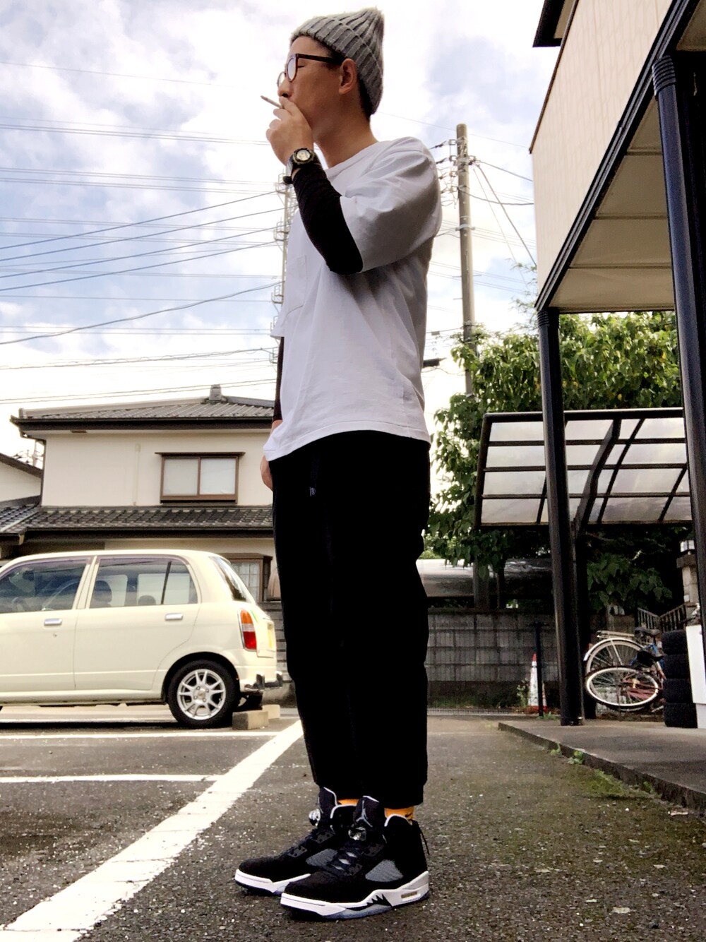 「シンプルスタイル、モノトーン、おしゃれさんと繋がりたい、AIR JORDAN、gymmaster、WEGO」｜「gym masterのストレッチヘリンボーンクロップドパンツ（その他パンツ、ブラック系）」を使った、ゆうすけさん（メンズ・176cm）の秋コーディネートの1枚目の写真
