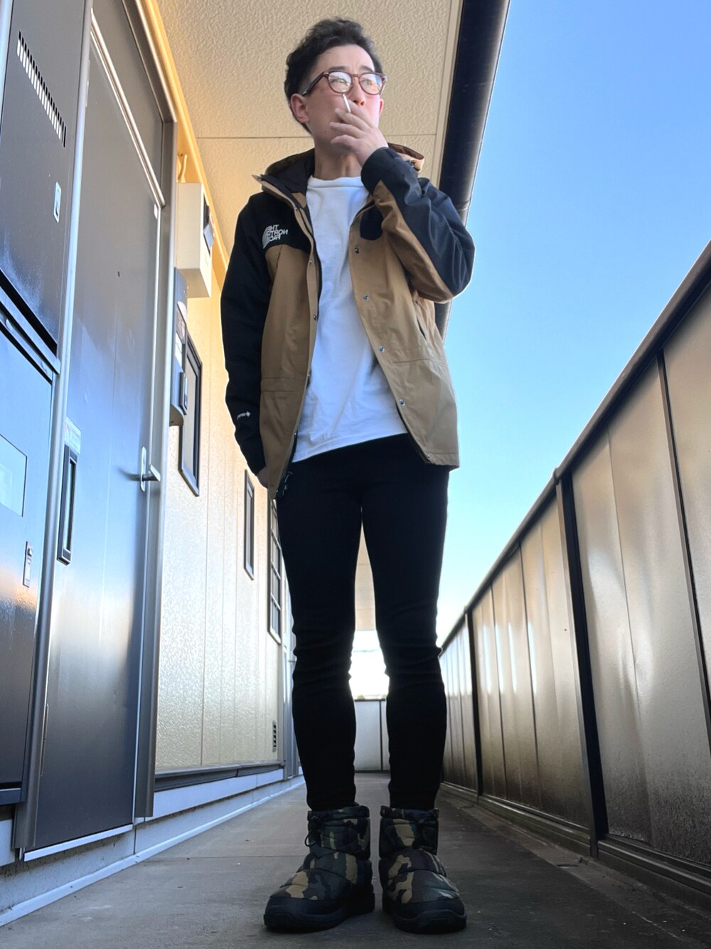 「冬コーデ、休日スタイル、おしゃれさんと繋がりたい、ヌプシブーティ、THE NORTH FACE、MXP、私の推しブランド」｜「UNIQLOのアイテム（スラックス、ブラック系）」を使った、ゆうすけさん（メンズ・176cm）の冬コーディネートの1枚目の写真
