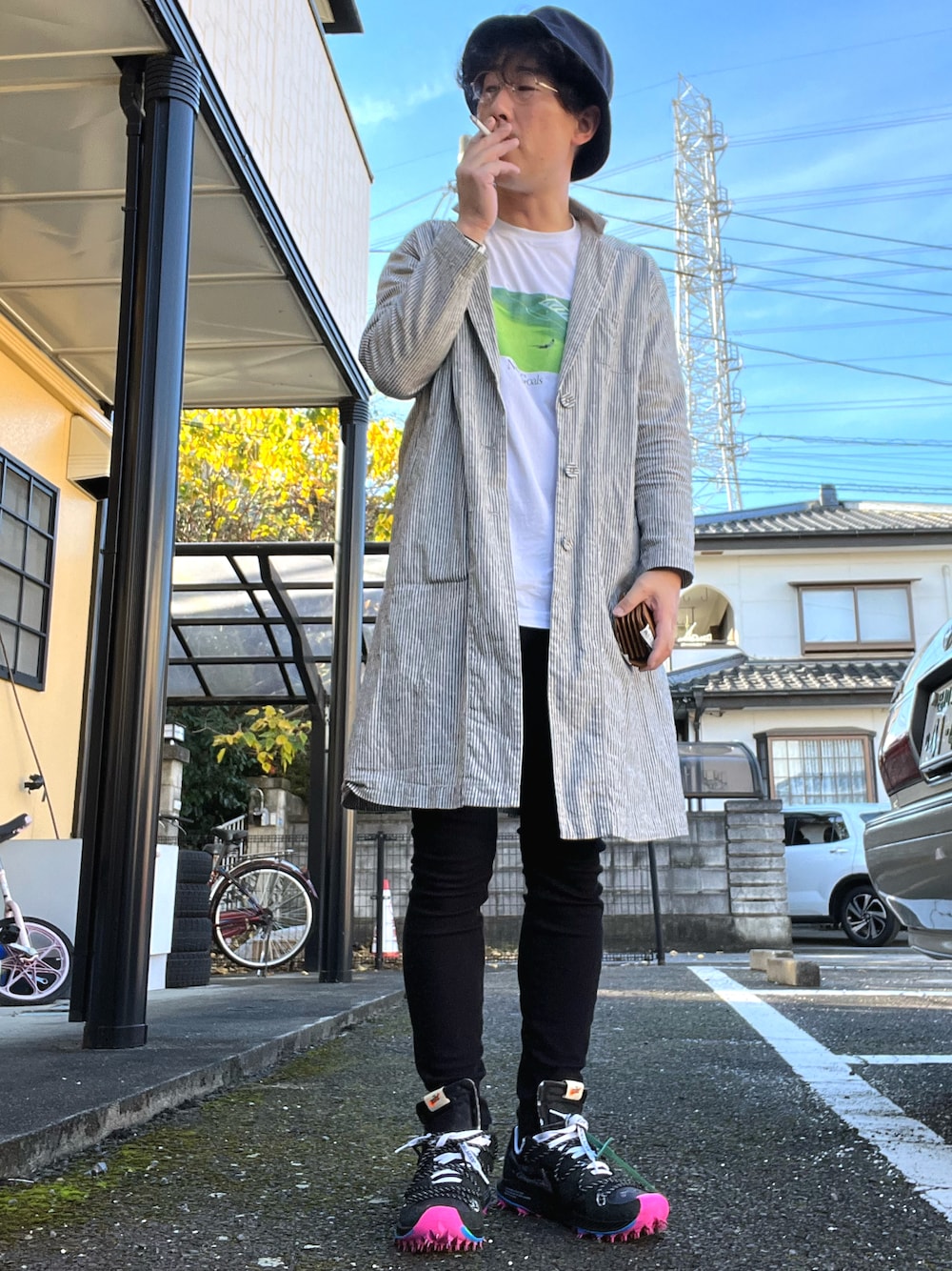 「お洒落さんとつながりたい、シンプルコーデ、studio clip、バケットハット、KITH、off white、Champion」｜「KITHのアイテム（Tシャツ/カットソー、ホワイト系）」を使った、ゆうすけさん（メンズ・176cm）の秋コーディネートの1枚目の写真