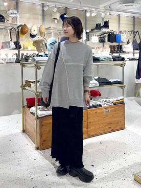 「アイテム（スウェット）」を使った、ヤスダ ナナセさん（レディース・154cm・20代）の秋コーディネート