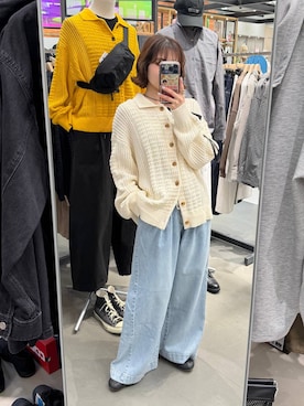 「LOWRYS FARM（ローリーズファーム）のイージーバギーデニム　601067（デニムパンツ、ブルー系）」を使った、ヤスダ ナナセさん（レディース・154cm）の春コーディネート