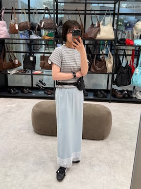 「LOWRYS FARM（ローリーズファーム）のフライスチビＴＥＥ 637055（Tシャツ/カットソー、グレー系）」を使った、ヤスダ ナナセさん（レディース・154cm）の春コーディネート