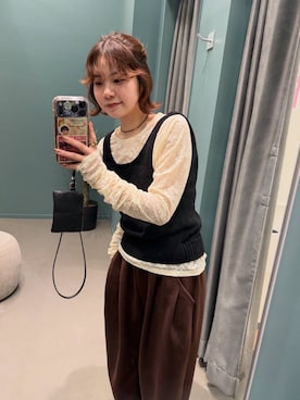 「LOWRYS FARM（ローリーズファーム）のカットイージーコクーンパンツ　292362（スウェットパンツ、ブラウン系）」を使った、ヤスダ ナナセさん（レディース・154cm）の春コーディネート