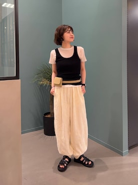 「LOWRYS FARM（ローリーズファーム）のＢＡＳＩＣシアータンク 1042099（タンクトップ、ブラック系）」を使った、ヤスダ ナナセさん（レディース・154cm）の夏コーディネート