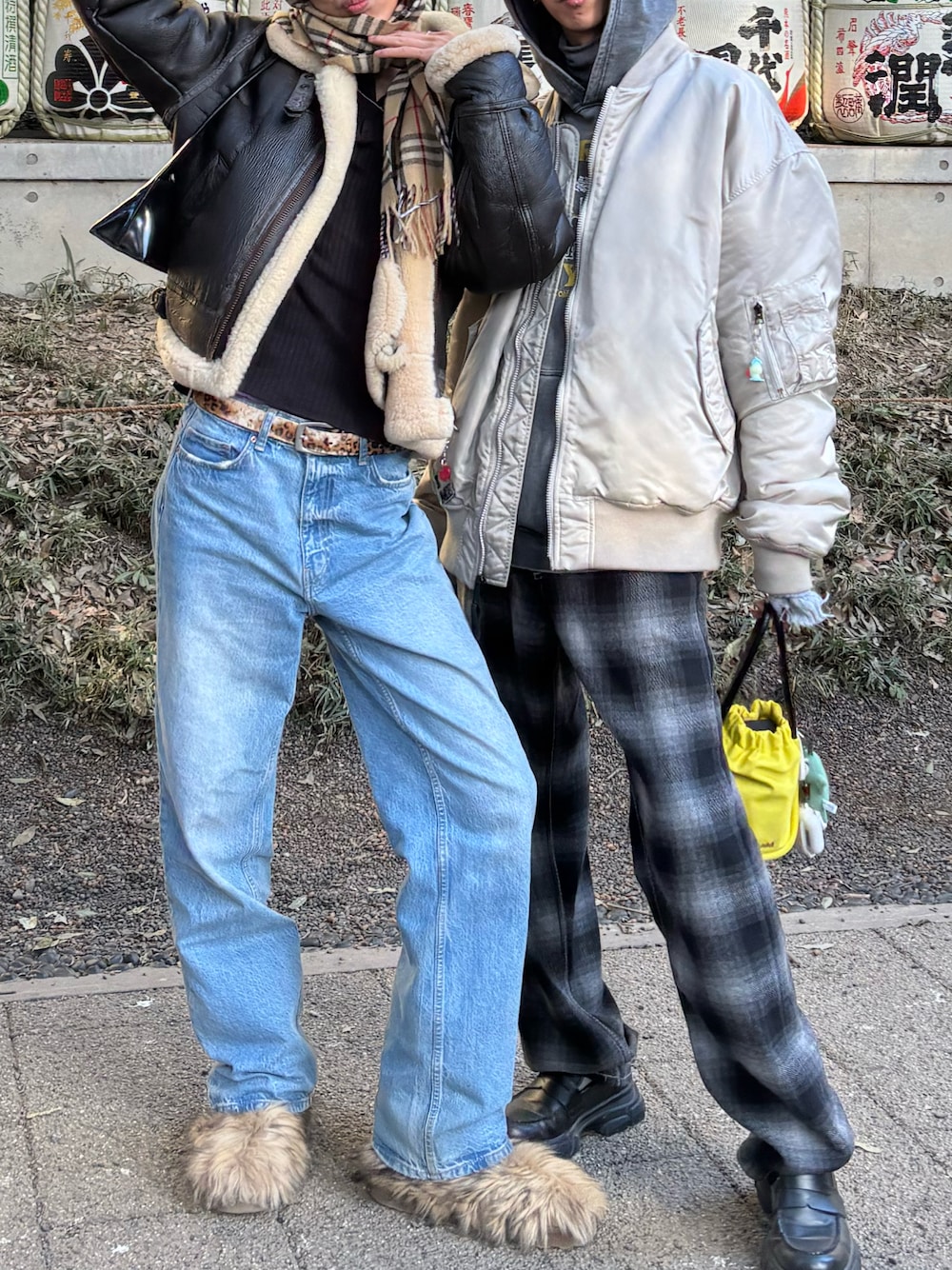 「ZARA、asos、古着MIX、古着、B-3」｜「BURBERRYのアイテム（マフラー、ベージュ系）」を使った、M.Tさん（メンズ・183cm）の春コーディネートの1枚目の写真