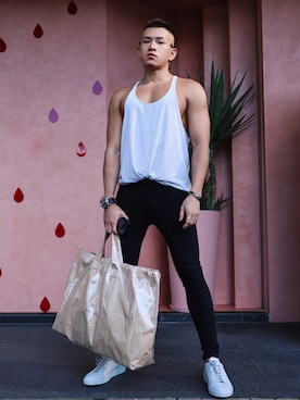 「COMMON PROJECTS（コモンプロジェクト）のアイテム（スニーカー）」を使った、joe wong さん（メンズ・173cm）の秋コーディネート