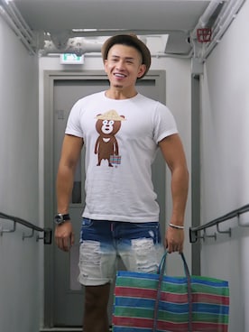「DSQUARED2（ディースクエアード）のアイテム（カーゴパンツ）」を使った、joe wong さん（メンズ・173cm）の冬コーディネート