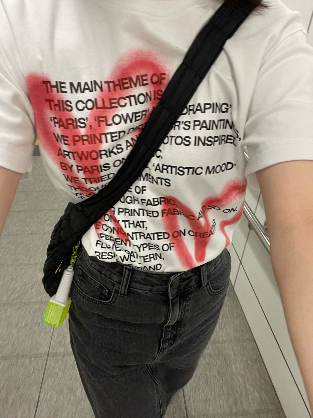 「シンプルコーデ、大人カジュアル、初秋コーデ、Tシャツ、韓国ファッション、ストリート、デニムスカート、シズニルック、おでかけコーデ、プチプラコーデ、いいね、save、フォローお願いします🤑、おしゃれさんと繋がりたい」｜「GUのアイテム（デニムスカート、ブラック系）」を使った、(  ͡   ͜   ͡   )さん（レディース・167cm）の秋コーディネートの1枚目の写真