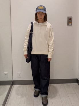 「URBAN RESEARCH DOORS（アーバンリサーチドアーズ）の刺繍スタンドカラースウェット（スウェット、ホワイト系）」を使った、MIHOさん（レディース・153cm）の冬コーディネート