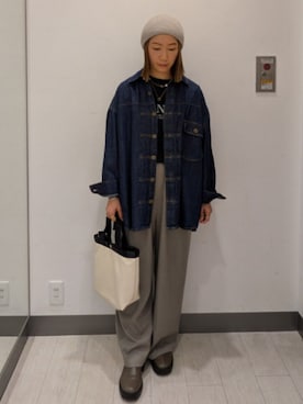 「URBAN RESEARCH DOORS（アーバンリサーチドアーズ）の『別注』Lee×DOORS　COWBOY SHIRTS（シャツ/ブラウス、ブルー系）」を使った、MIHOさん（レディース・153cm）の春コーディネート