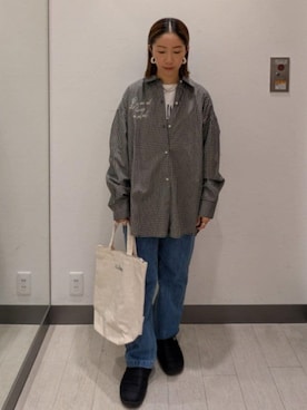 「URBAN RESEARCH DOORS（アーバンリサーチドアーズ）の刺繍チェックシャツ（シャツ/ブラウス、ブラック系）」を使った、MIHOさん（レディース・153cm）の冬コーディネート