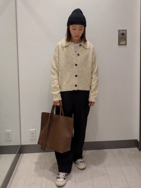「RODE SKO（ロデスコ）のタッセル軽量2WAYシンプルトートバッグ（トートバッグ、ブラウン系）」を使った、MIHOさん（レディース・153cm）の秋コーディネート