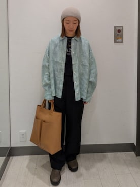 「KBF（ケイビーエフ）のアウトポケットイージーBAG（ショルダーバッグ、イエロー系）」を使った、MIHOさん（レディース・153cm）の春コーディネート
