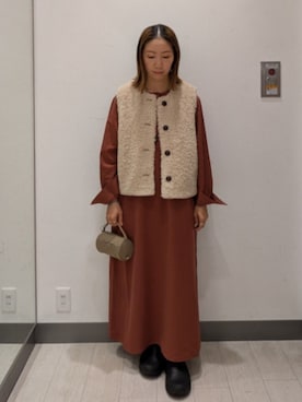 「URBAN RESEARCH DOORS（アーバンリサーチドアーズ）のテディボアベスト（ベスト、ベージュ系）」を使った、MIHOさん（レディース・152cm）の秋コーディネート