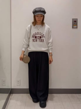 「URBAN RESEARCH DOORS（アーバンリサーチドアーズ）の『別注』Champion×DOORS　SWEAT CREWNECK PULLOVER（スウェット、ホワイト系）」を使った、MIHOさん（レディース・152cm）の秋コーディネート