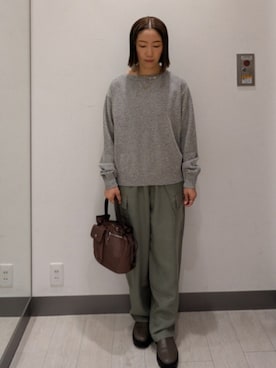 「URBAN RESEARCH DOORS（アーバンリサーチドアーズ）のメランジブークレショートKNIT（ニット/セーター、ブラック系）」を使った、MIHOさん（レディース・153cm）の春コーディネート