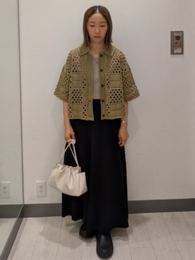 「KBF（ケイビーエフ）のクロシェニットシャツ（ニット/セーター、グリーン系）」を使った、MIHOさん（レディース・153cm）の春コーディネート