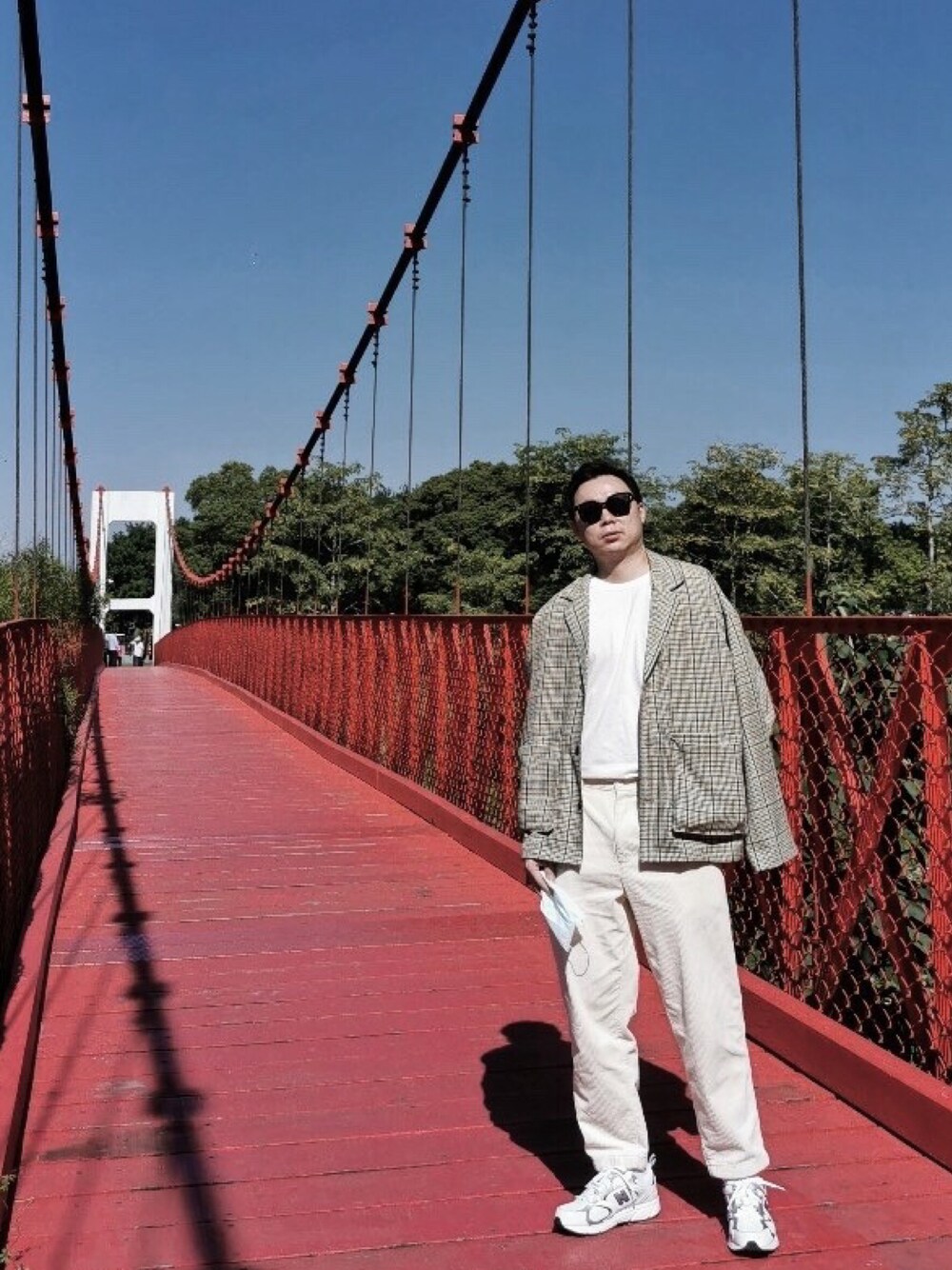 「ootd、wiwt、daily look、2021ss、December、Taiwan、GU、nbootd」｜「GUのアイテム（テーラードジャケット、ベージュ系）」を使った、BirKin .Cさん（メンズ・174cm）の冬コーディネートの1枚目の写真