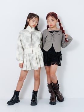 「アイテム（セットアップ、ホワイト系）」を使った、F.O.OnlineStoreさん（キッズ・140cm）の冬コーディネート