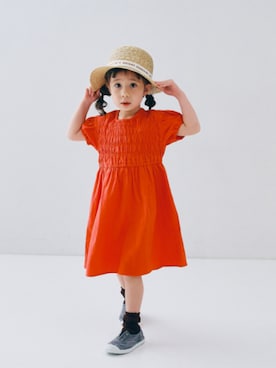 「靴下チラ見せ」｜「アイテム（ワンピース/ドレス）」を使った、F.O.OnlineStoreさん（キッズ・110cm）の春コーディネート