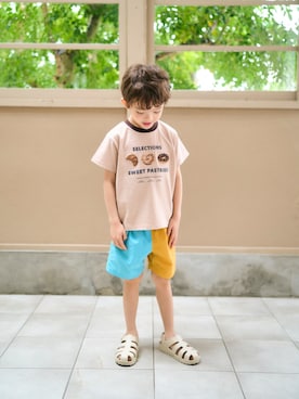 「apres les cours（アプレレクール）のアイテム（パンツ）」を使った、F.O.OnlineStoreさん（キッズ・110cm）の春コーディネート