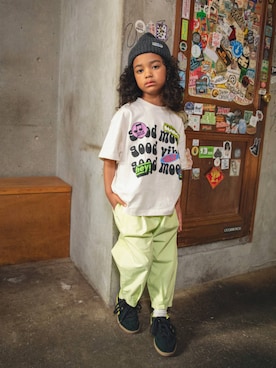 「BREEZE（ブリーズ）のアイテム（パンツ）」を使った、F.O.OnlineStoreさん（キッズ・110cm）の春コーディネート