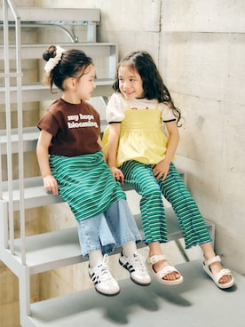 「apres les cours（アプレレクール）の裾スリットワイドパンツ_ジュニア対応（その他パンツ、ブルー系）」を使った、F.O.OnlineStoreさん（キッズ・110cm）の夏コーディネート