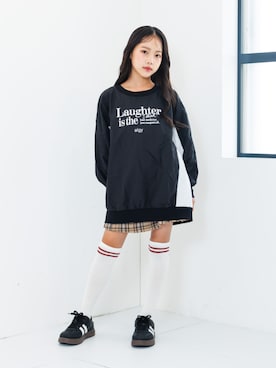 「アイテム（スカート、ベージュ系）」を使った、F.O.OnlineStoreさん（キッズ・140cm）の冬コーディネート