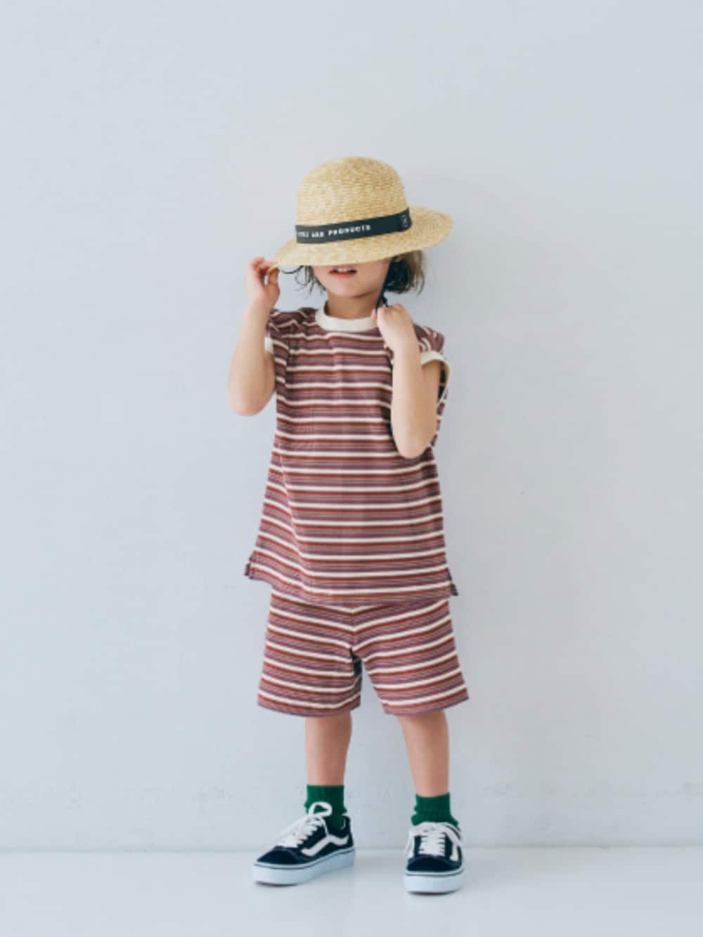 「F.O.Online Store、エフオーオンラインストア(F.O.Online Store)、p.premier、ピードットプルミエ、キッズコーデ、キッズファッション、男の子、ユニセックス、ボーダー、セットアップ、ハット、靴下チラ見せ、ハーフパンツ、春めき満開コーデ、カジュアルコーデ」｜「p.premierのイロチ買いしたいカラーリブソックス（ソックス/靴下、グリーン系）」を使った、F.O.OnlineStoreさん（キッズ・110cm）の春コーディネートの1枚目の写真