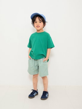 「BREEZE（ブリーズ）のアイテム（パンツ）」を使った、F.O.OnlineStoreさん（キッズ・110cm）の春コーディネート