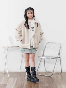 「アイテム（ムートンコート）」を使った、F.O.OnlineStoreさん（キッズ・153cm）の秋コーディネート