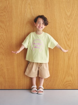 「apres les cours（アプレレクール）のEVAサンダル（サンダル、ベージュ系）」を使った、F.O.OnlineStoreさん（キッズ・110cm）の夏コーディネート