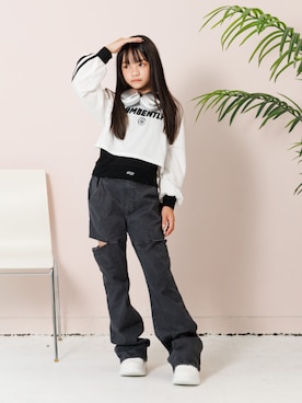 「アイテム（デニムパンツ）」を使った、F.O.OnlineStoreさん（キッズ・141cm）の秋コーディネート